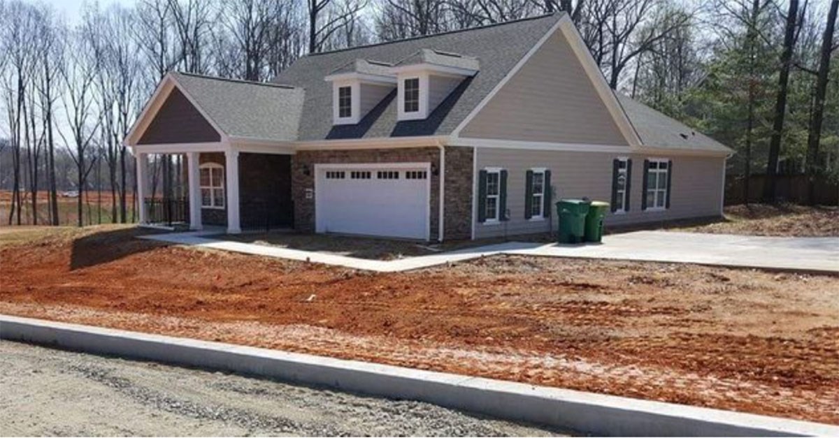 MOZGALICA Kad je prošao kraj ove kuće, shvatio je da nešto nije u redu, možete li otkriti što?