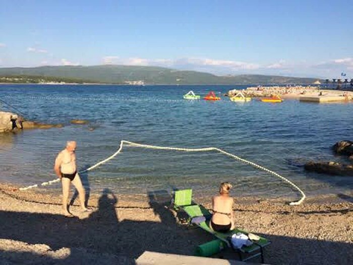 Netko je sebi na Krku napravio privatnu plažu, smijat ćete se kad je vidite
