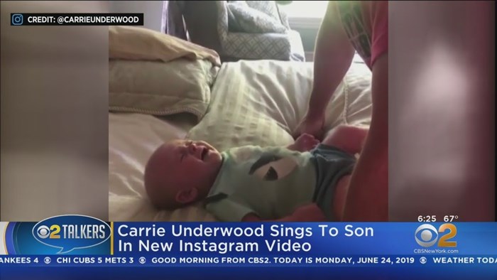 Ova beba se smiri svaki put kad joj mama počne pjevati, no pogledajte kako reagira kad to učini tata