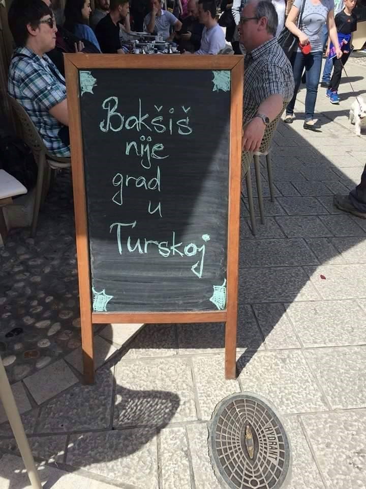 Dosjetljivi konobar je gostima napisao poruku i podsjetio ih na nešto važno