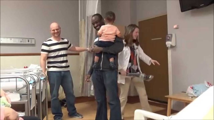 VIDEO Ostali su jedva čekali vidjeti novu bebu u obitelji, no ovo nitko nije očekivao