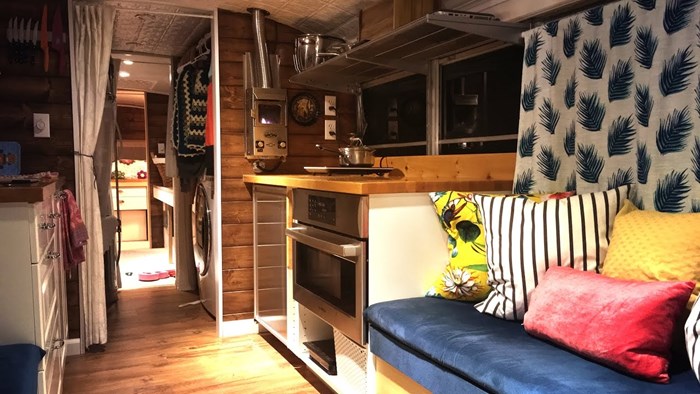 VIDEO Cijela obitelj živi u preuređenom školskom autobusu koji praktički izgleda kao mali stan