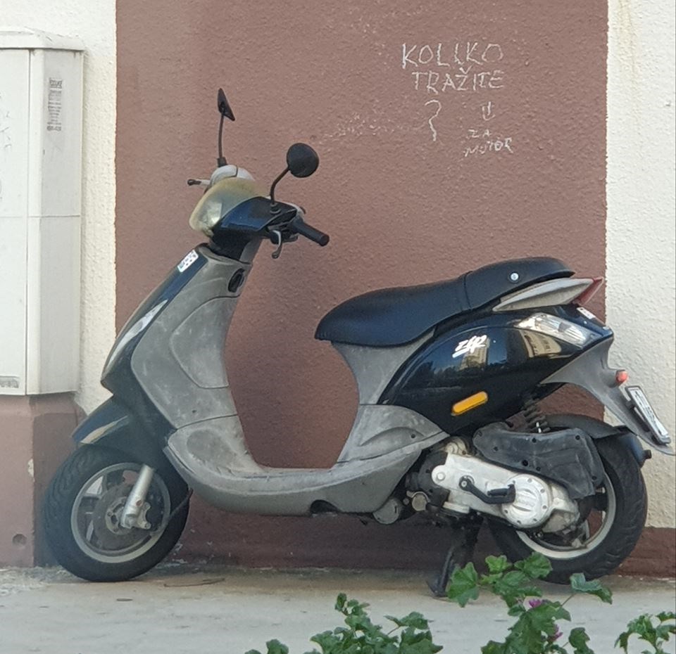 Splićanin se približio svom skuteru pa na zidu ugledao zanimljiv natpis