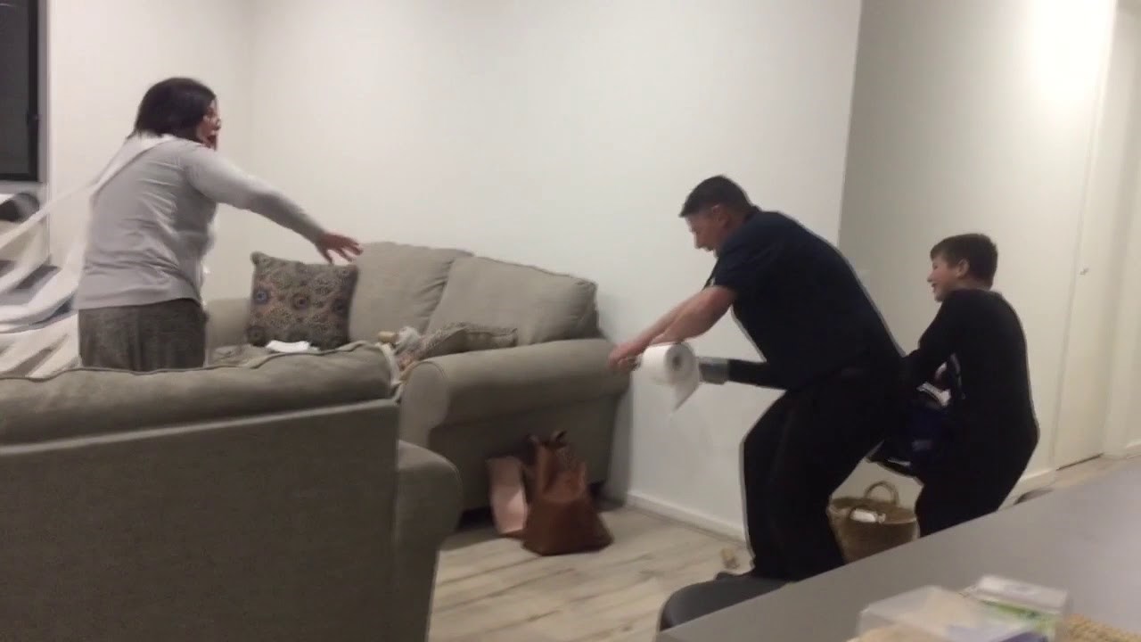 Tata organizirao urnebesnu osvetu: Jedan sin je "pucao" po mami, drugi se nije mogao prestati smijati