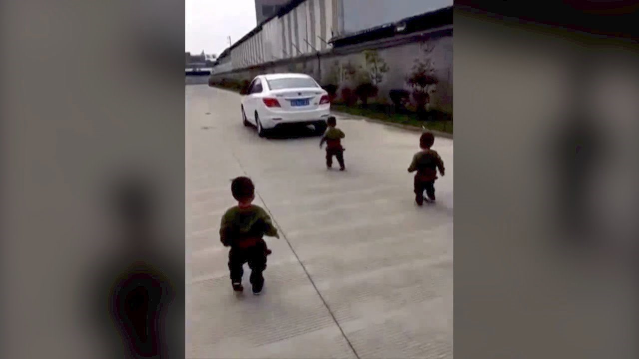 VIDEO Tata je krenuo na posao, a onda je ugledao nešto zbog čega se morao još jednom zaustaviti