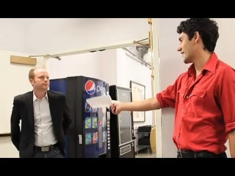 VIDEO Nezadovoljni zaposlenik hotela dao je otkaz i šefu priredio nezaboravan show