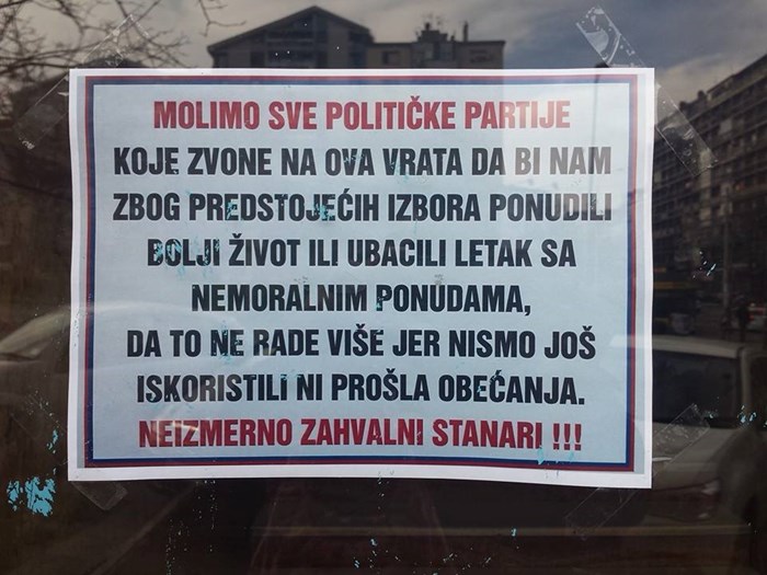 Stanari su na ulaznim vratima zalijepili zanimljivu "zamolbu" političkim strankama