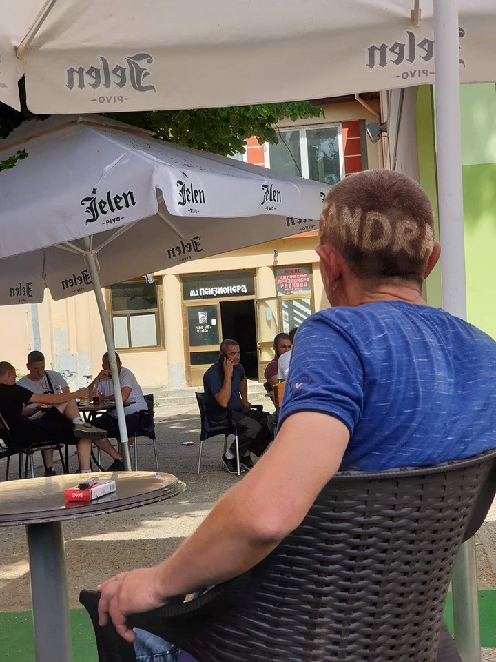 Netko je slikao muškarca kojeg je partnerica "označila", nema šanse da nađe ljubavnicu