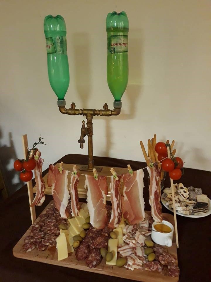 Netko je složio "aparat za gemišt" i zanimljiv dodatak od kojeg će vam krenuti slina iz usta