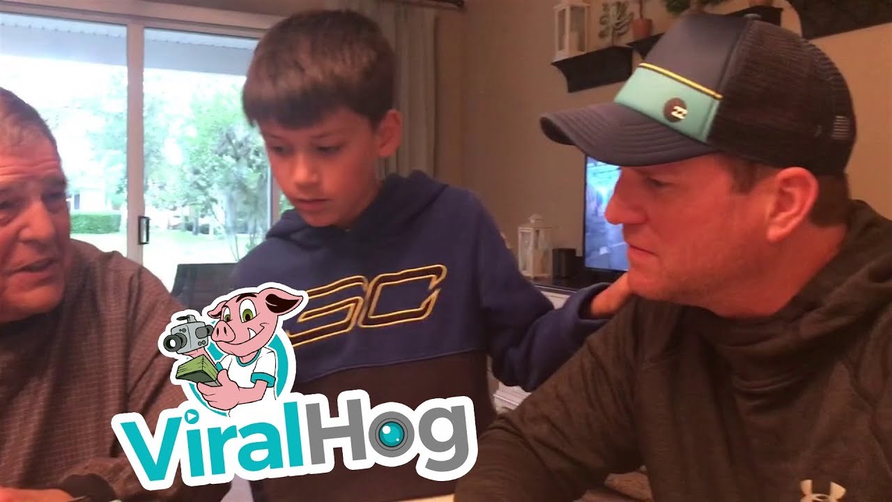 Tata je mislio da mu je sin poklonio najobičniji foto album, no onda je otvorio posljednju stranicu