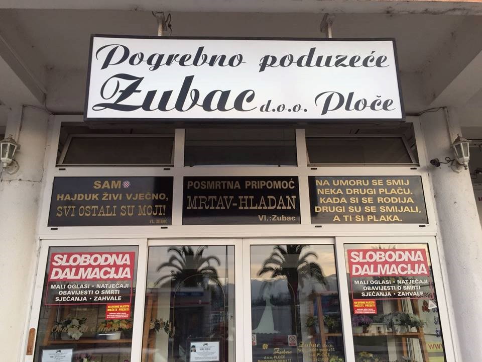 Nitko ne bi od pogrebnog poduzeća očekivao da će nasmijati prolaznike, no ovi natpisi sve mijenjaju