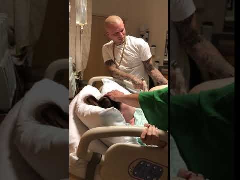 VIDEO Muškarca porođaj nije previše oduševio, ni njegova djevojka nije očekivala ovakvu reakciju