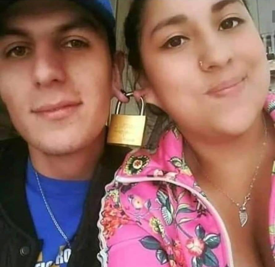 Nema šanse da je se sad riješi: Djevojka pronašla način da se bolje poveže s dečkom... i to doslovno