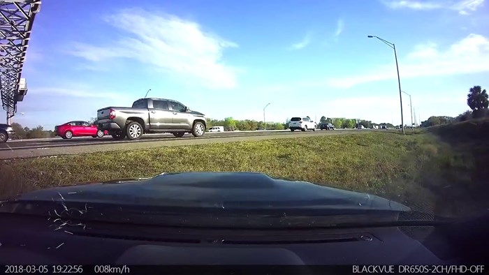 VIDEO Auto kamera je snimila što se dogodilo kada je vozačica imala iznenadni napadaj tijelom vožnje