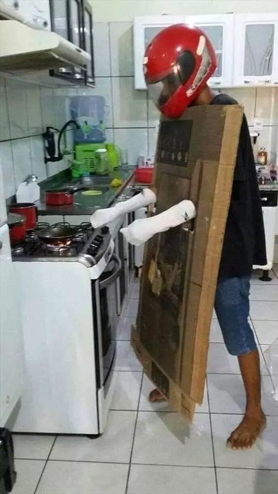 MUŠKI IZUMI Evo što se dogodi kad muškarac mora sam ispeći nešto u tavi