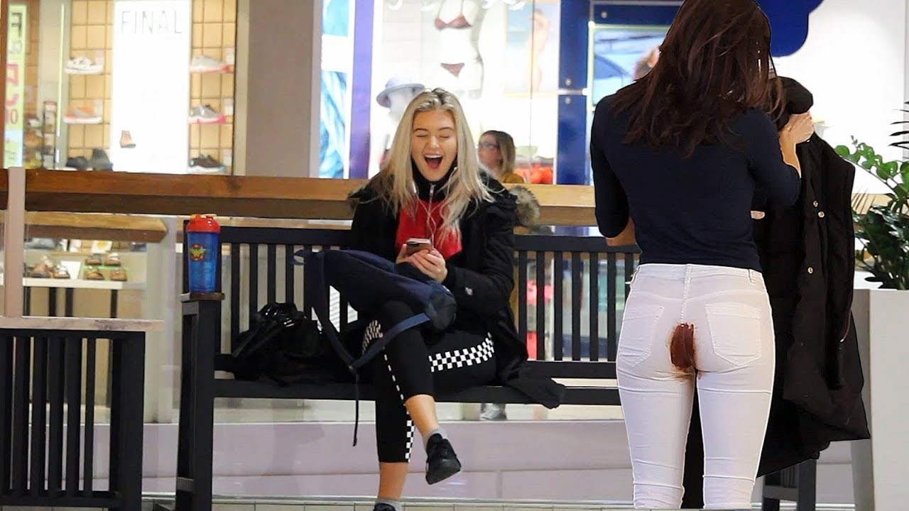 VIDEO Usrali su se u hlače i prošetali trgovačkim centrom, na reakciju ostalih nije trebalo dugo čekati