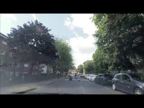 VIDEO Slučajni prolaznik se pretvorio u junaka: Lopovi na skuteru ženi ukrali torbicu i pobjegli, a onda se pojavio on!