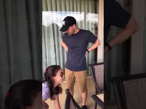 Mladić je zaprosio djevojku pred njenim ocem, tatina reakcija je nasmijala svijet i postala hit