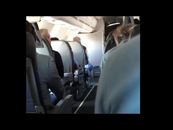 VIDEO Putnik snimio jezivi trenutak kada su im piloti rekli da avion ima tehnički kvar