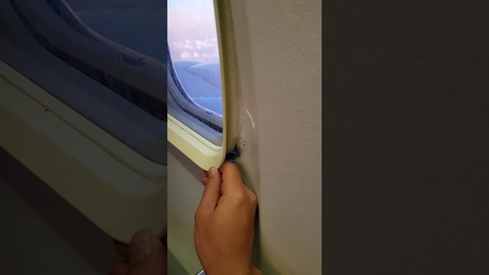 VIDEO Putnik snimio nešto zabrinjavajuće u avionu, je li ovo razlog za brigu ili tek manji kvar?