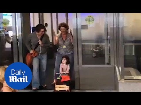 Klinkica je cijeli život provela na liječenju, pogledajte kako je reagirala kad je prvi put izašla iz bolnice