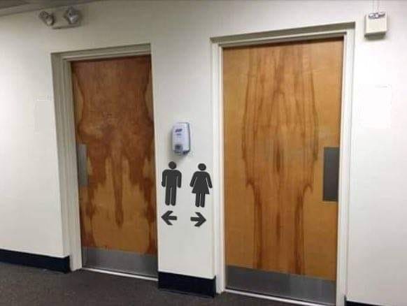 Kužite li foru? Možda će vam trebati malo vremena da shvatite zbog čega je lijevi WC muški, a desni ženski