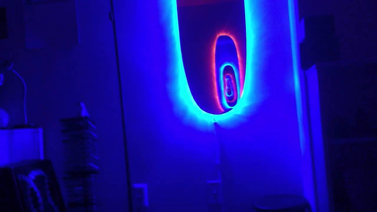 Sobu je pretvorio u ulaz u druge dimenzije: Pogledajte što se dogodilo kad je postavio ogledala