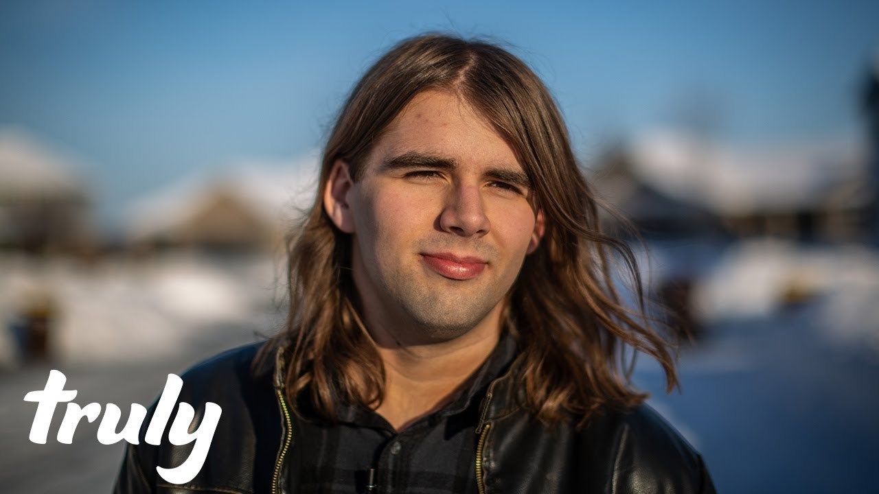 VIDEO Život s neprestanim tikovima: Ovaj mladić ima sindrom koji mu otežava baš sve 