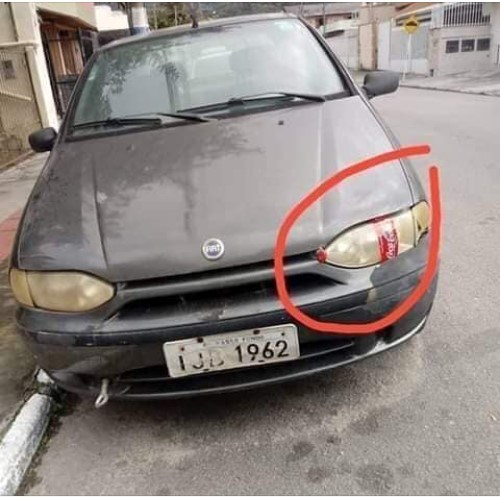 Ovaj auto će vam na prvi pogled možda izgledati normalno, no onda ćete primijetiti nešto smiješno