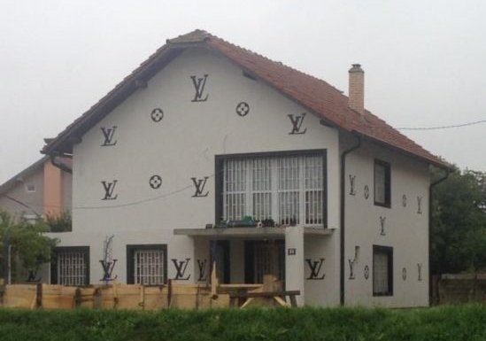 Bosanac je svoju kuću ukrasio fasadom zbog koje ga sad svi čudno gledaju