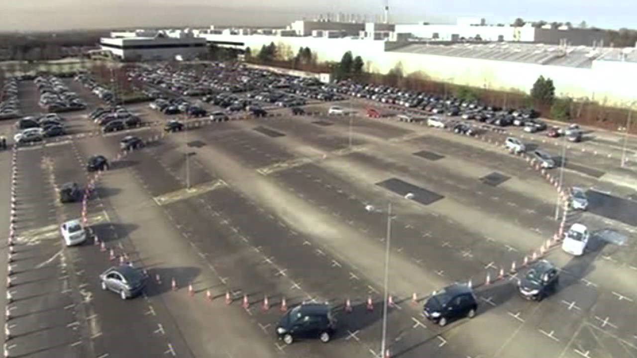 Ušli su u aute i počeli se voziti u krug: Jednostavan pokus pokazao je da gužve često nastaju - bez razloga!