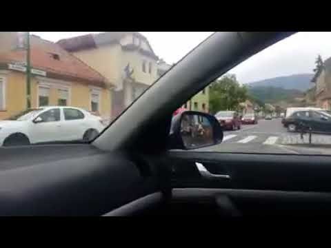 VIDEO Mladići su pokazali kako oduzmu prednost ostalim vozačima kad im se ne da čekati