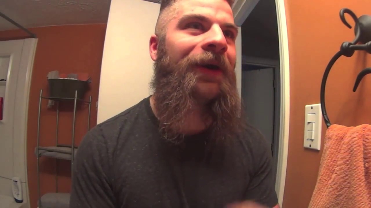 19-godišnjak je zbog ogromne brade izgledao duplo starije, pogledajte koliko se promijenio nakon brijanja