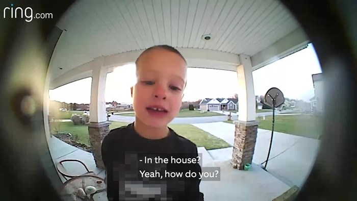 VIDEO Dječak je pozvonio na vrata kuće kako bi nazvao tatu na poslu, imao je jedno važno pitanje