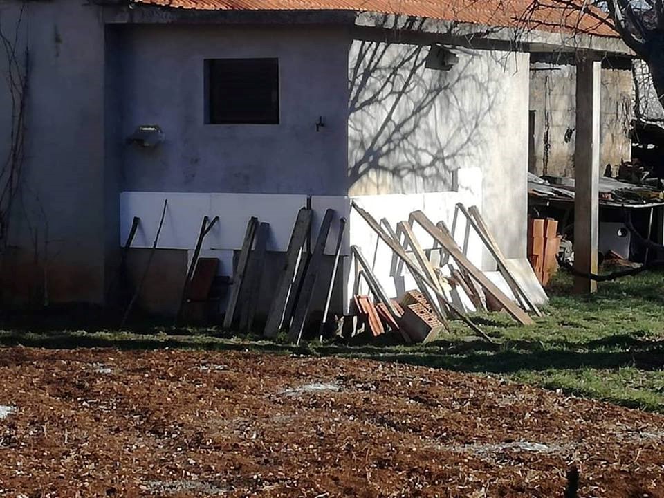 Termoizolacija na hrvatski način: Čuli su da stiropor štiti od hladnoće pa su zaštitili svoju kuću