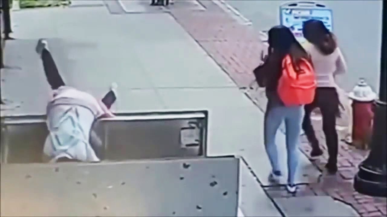 VIDEO Nevjerojatne snimke pokazuju što se događa ljudima koji su previše zauzeti korištenjem mobitela