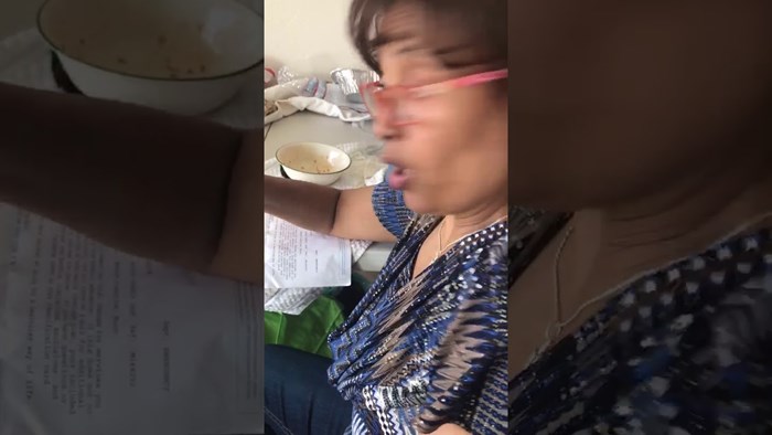 VIDEO Djevojka je probušila pupak, a mama je reagirala malo nesvakidašnje