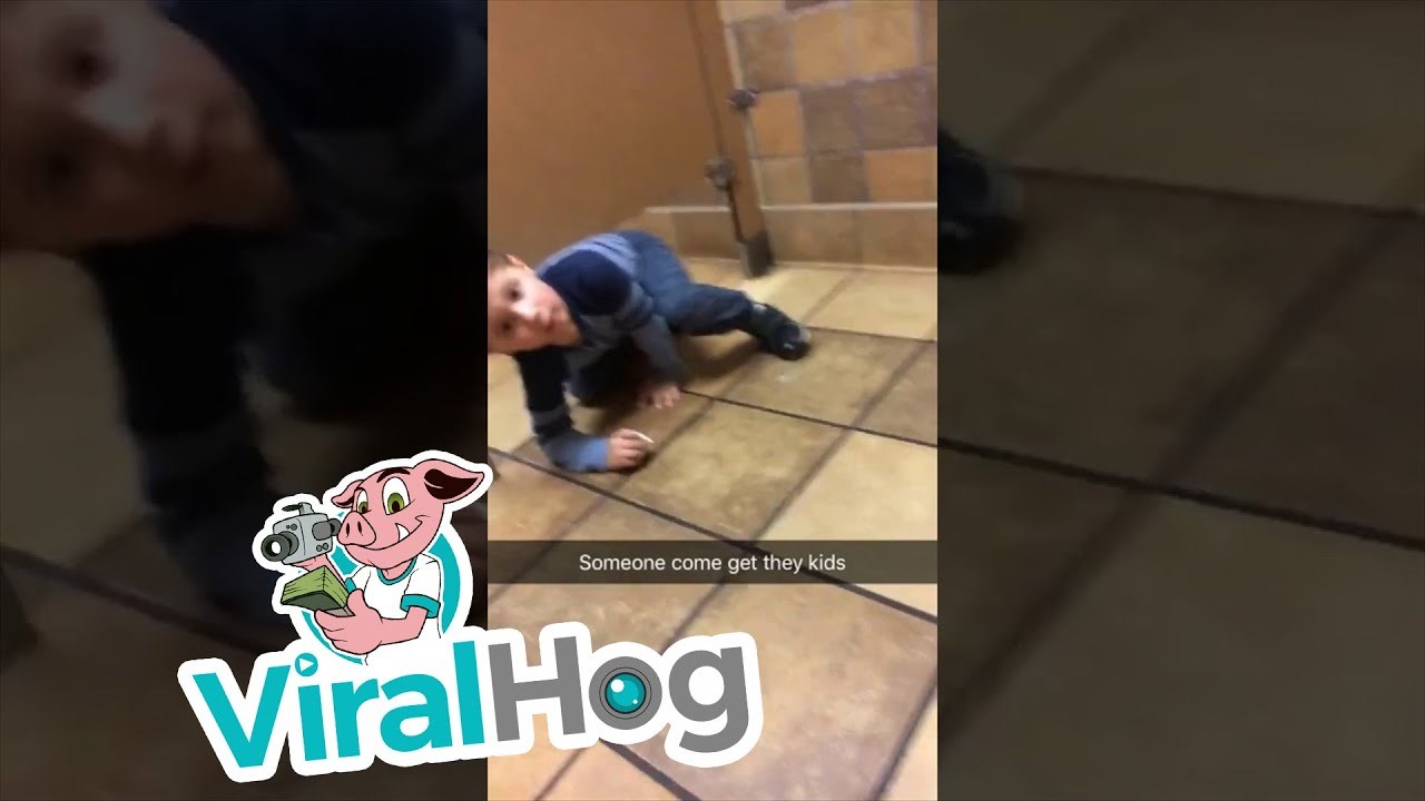 Dječak je uletio muškarcu u WC dok je obavljao nuždu i postavio mu pitanje