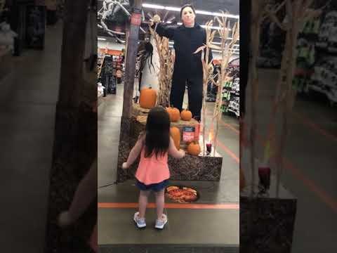 VIDEO Djevojčica pleše na glazbu koje bi se svako dijete uplašilo