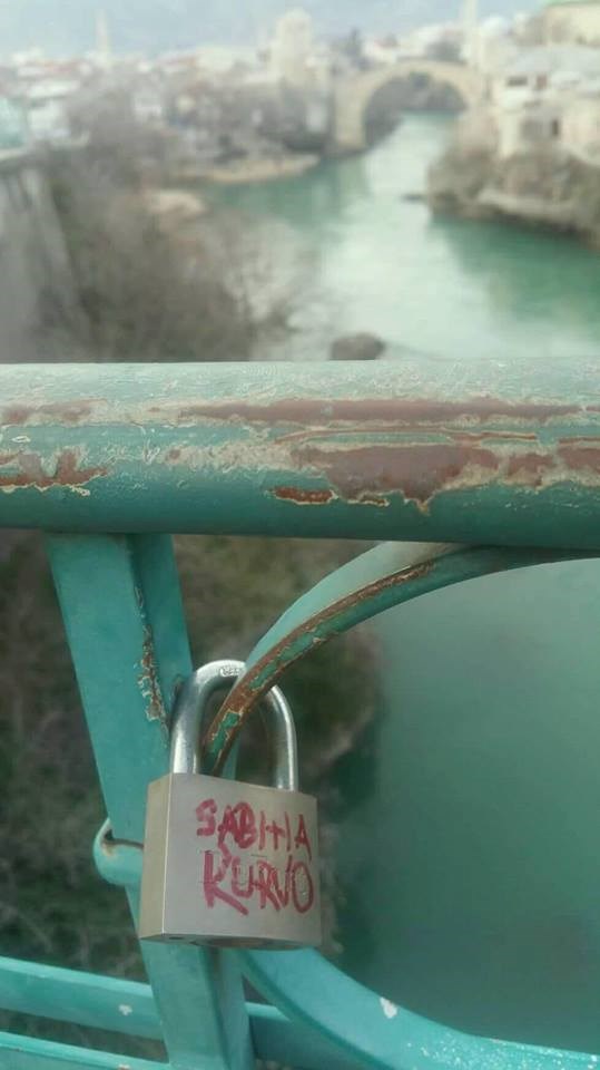 Neki ljudi ovo rade iz ljubavi, a ovaj je čovjek ostavio lokot iz potpuno drugog razloga