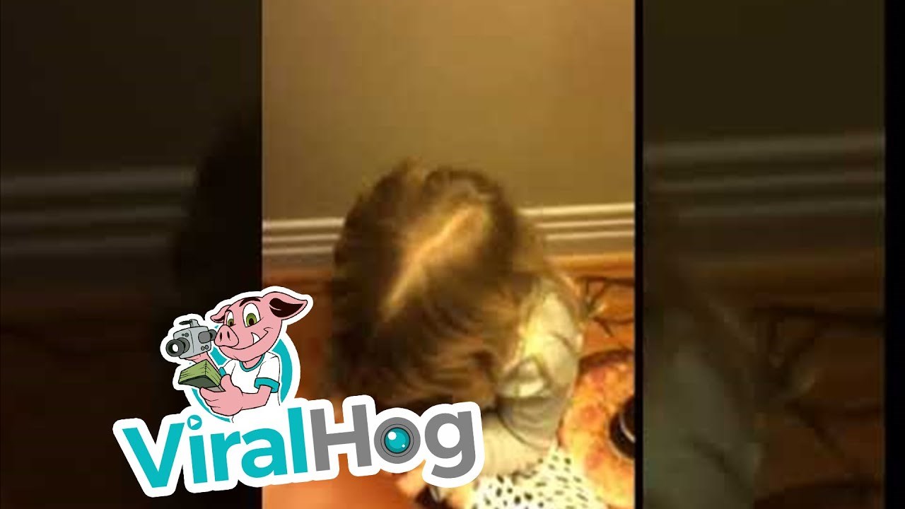 Činila je odvratnu stvar, a mama je uhvatila usred "akcije"