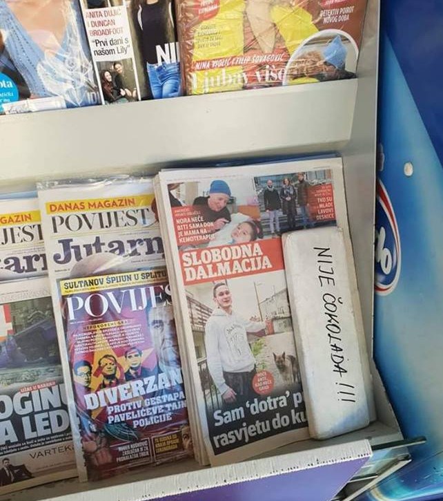 Prolaznici krali kamen s Tiska u Omišu, kad ga vidite, sve će vam biti jasno