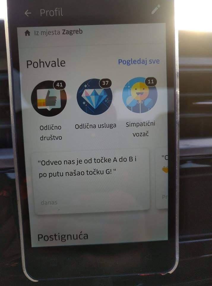 Taksist od mušterije dobio urnebesnu recenziju s kojom će se još dugo hvaliti