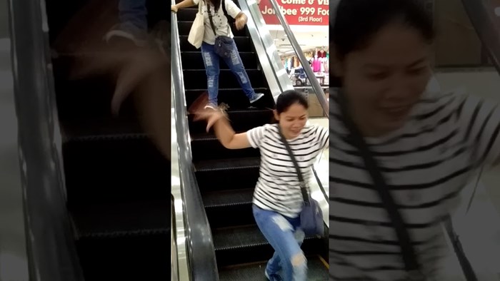 Štakor na pokretnim stepenicama u shopping centru iznenadio je sve prisutne