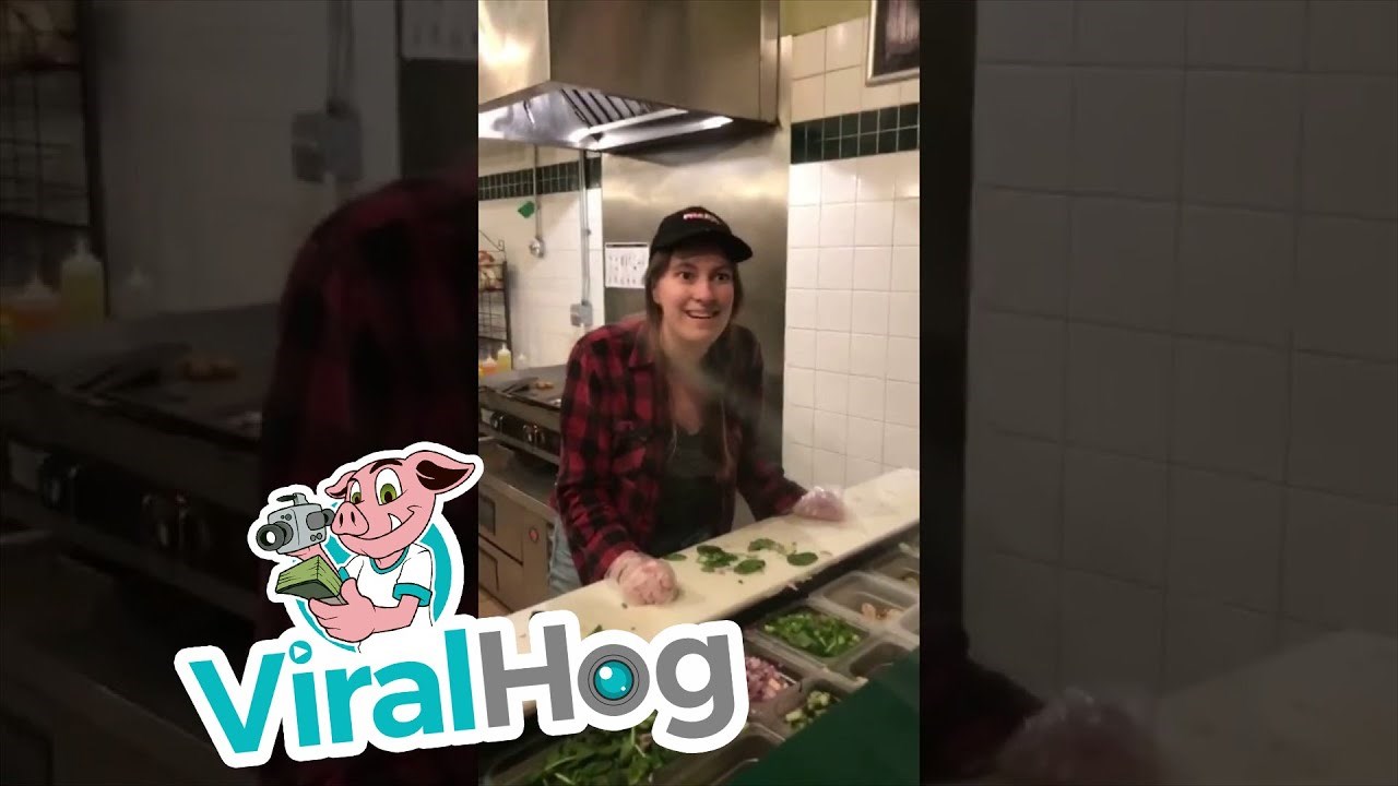 Radnica pljunula u hranu klijentima iz preglupog razloga