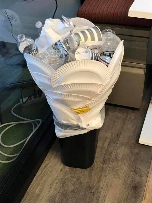 Nije im se dalo izbaciti smeće pa su došli na genijalnu ideju