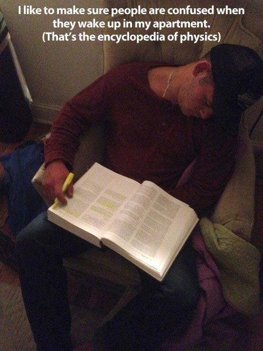 Mladić ima sjajan način za zafrkavanje prijatelja koji zaspu u njegovom domu