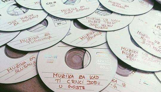 Ova osoba ima muziku za sve vrste zabave i za svaku situaciju 