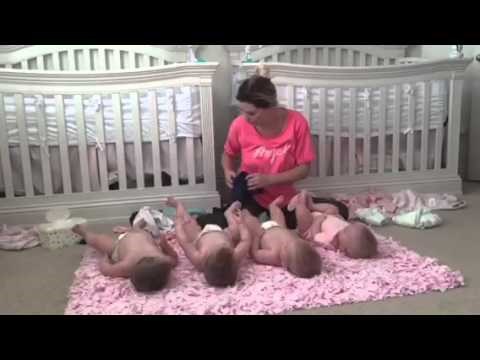 Mijenjanje pelena težak je posao, a kada imaš četvorke to izgleda ovako