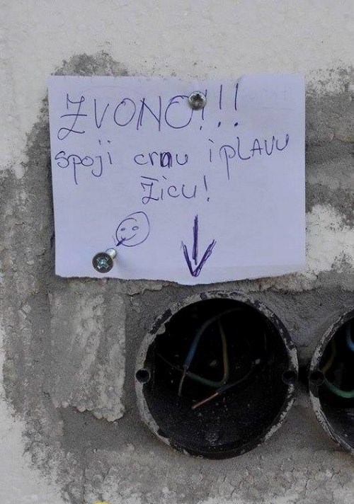 Ovi ljudi imaju najčudnije zvono na svijetu, na njihova vrata mnogi ne bi pozvonili